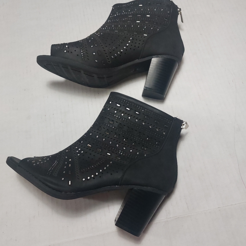 CloudWalkers by Avenue, Black Sparkle Embellished Open Toe Zip Boots Size 10W - Picture 2 of 11